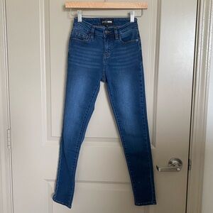 Fashion Nova High waisted Skinny Jeans, juniors size 1. Like New in EUC